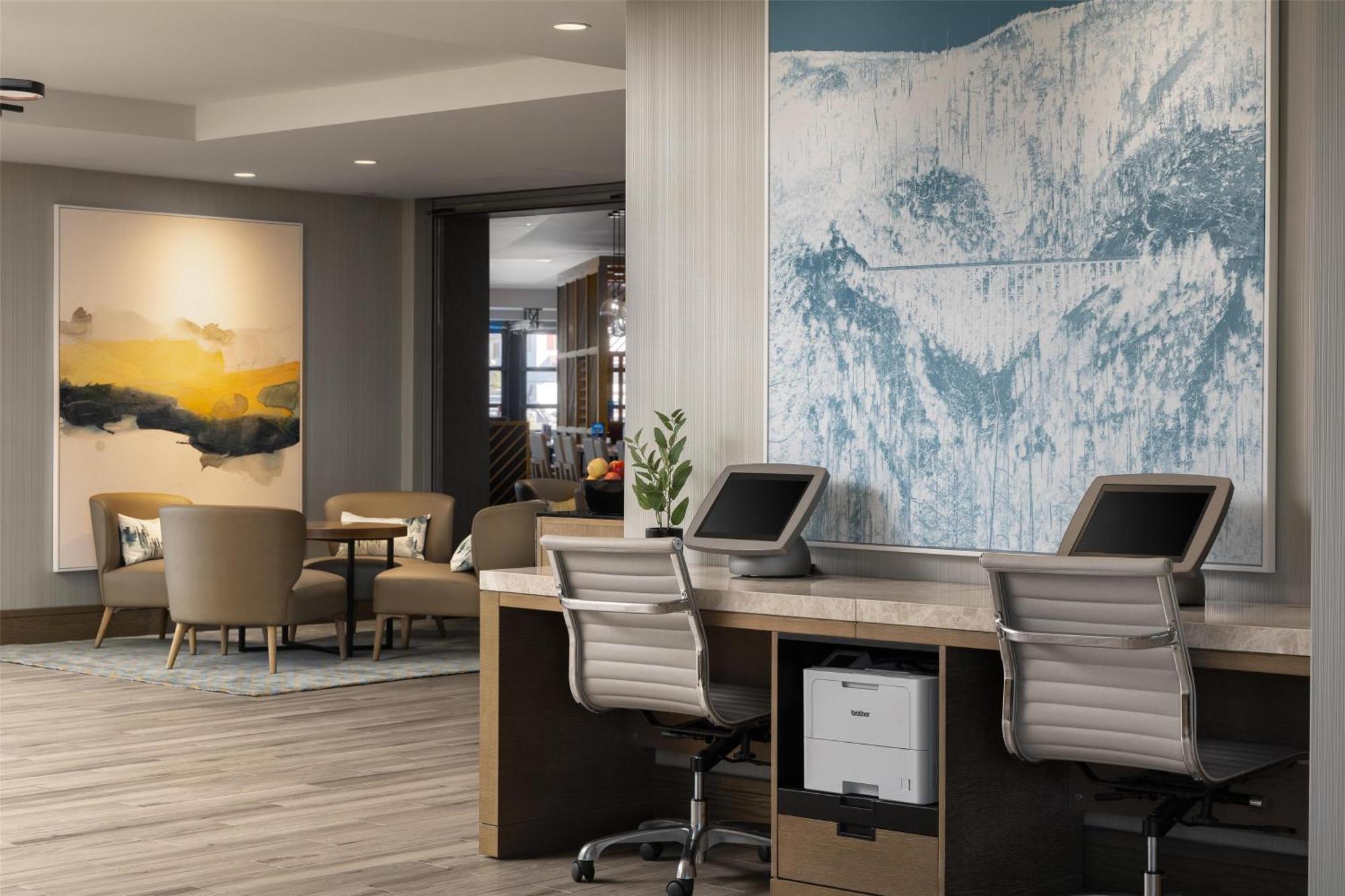 Doubletree By Hilton West Kelowna Exteriér fotografie
