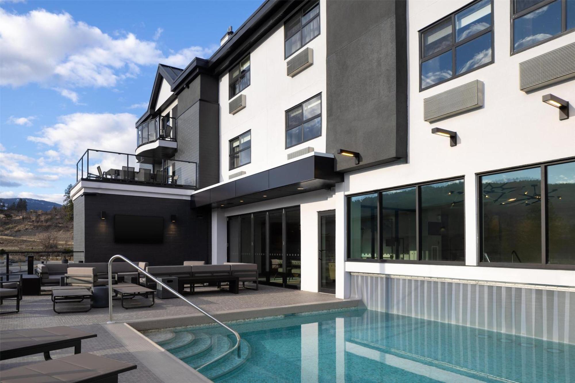 Doubletree By Hilton West Kelowna Exteriér fotografie