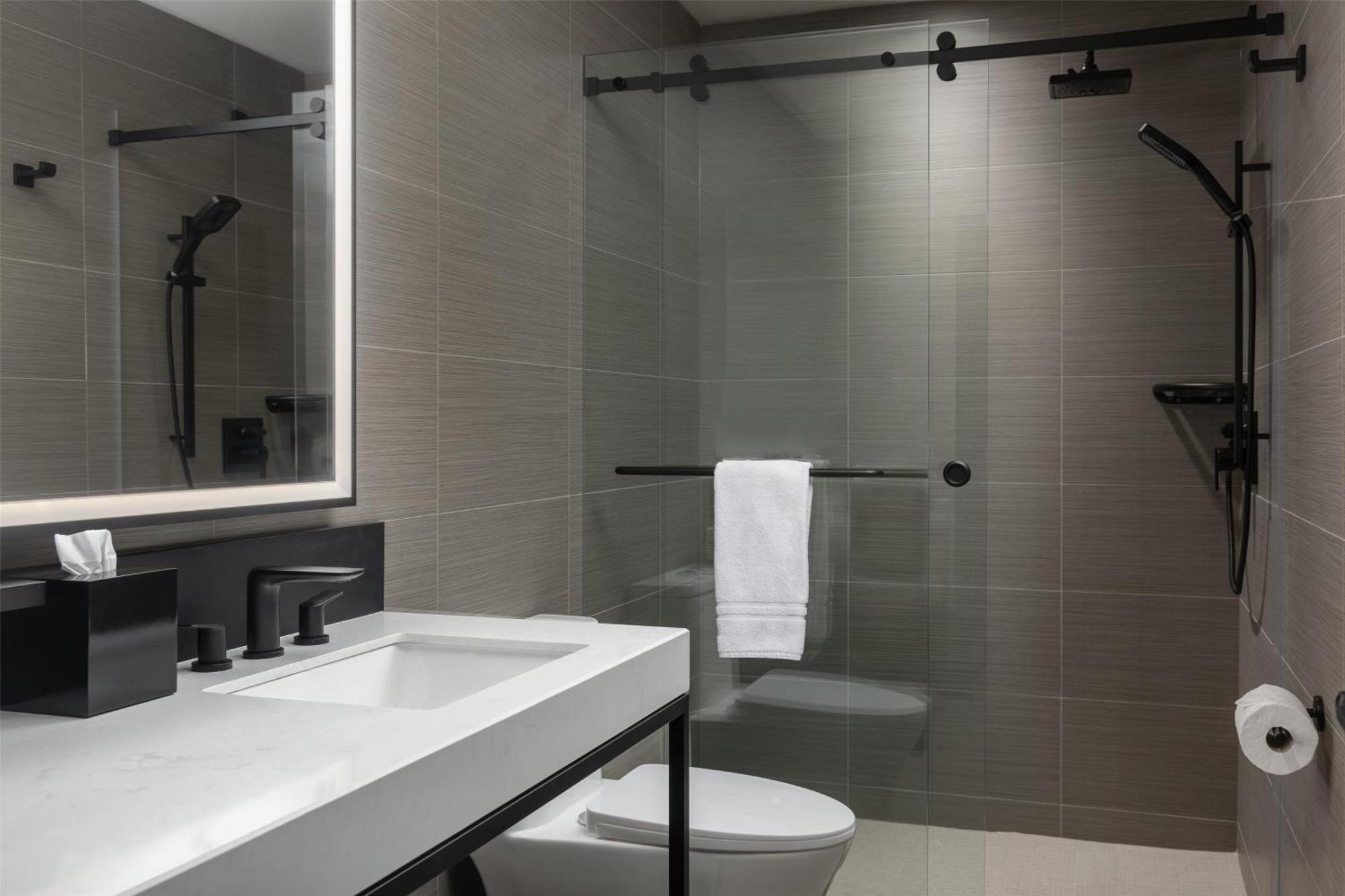 Doubletree By Hilton West Kelowna Exteriér fotografie